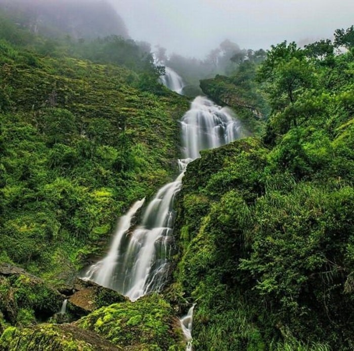 Silver Fall in Tam Dao National Park; image source: luhanvietnam.com, @sanvemaybay.